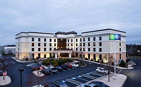 Holiday Inn Express & Suites Harrisburg West